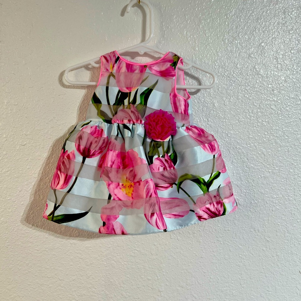 New without tag. Mia & Mimi baby girl 0-3 months floral dress.